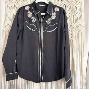 Willow & Clay Black Embroidered Western Shirt – Size Small – EUC